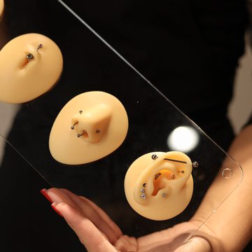 Specialist piercing VEAN TATTOO